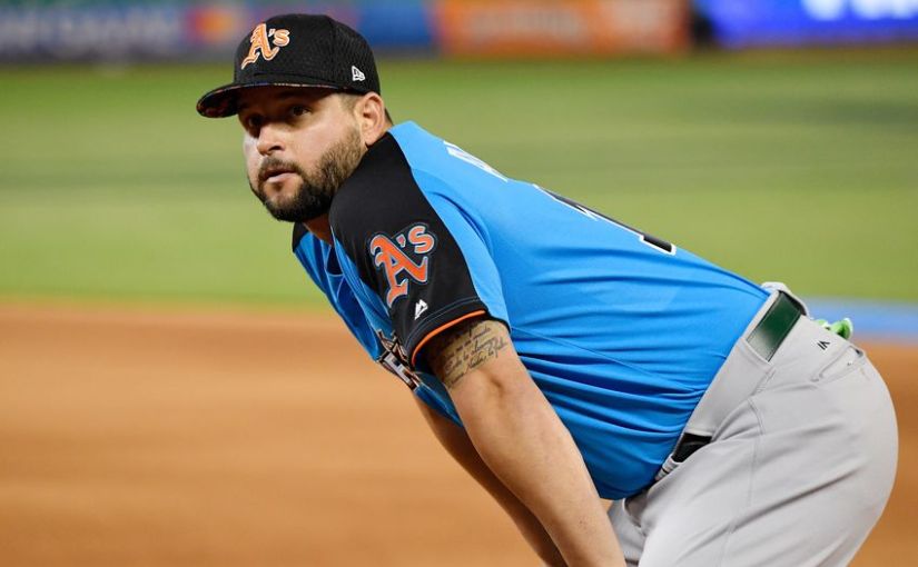 Indians Sign Yonder&nbsp;Alonso